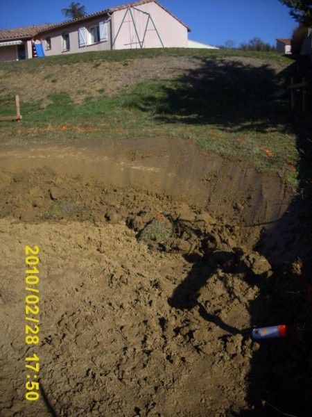 Travaux de préparation du terrain avant le démarage de la construction.