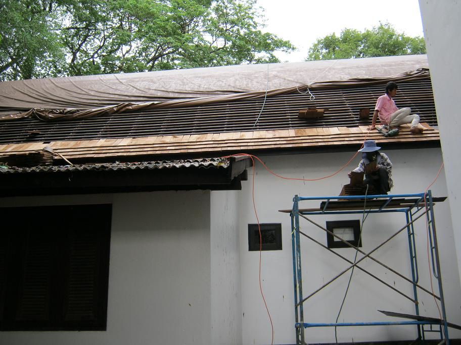 Refurbishing a Roof
Renovation d'un toit