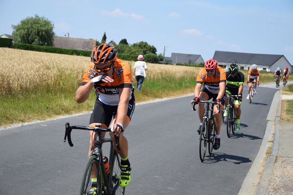 Course UFOLEP GS de Claville (27) victoire de Yann Breton (EC Avraise)