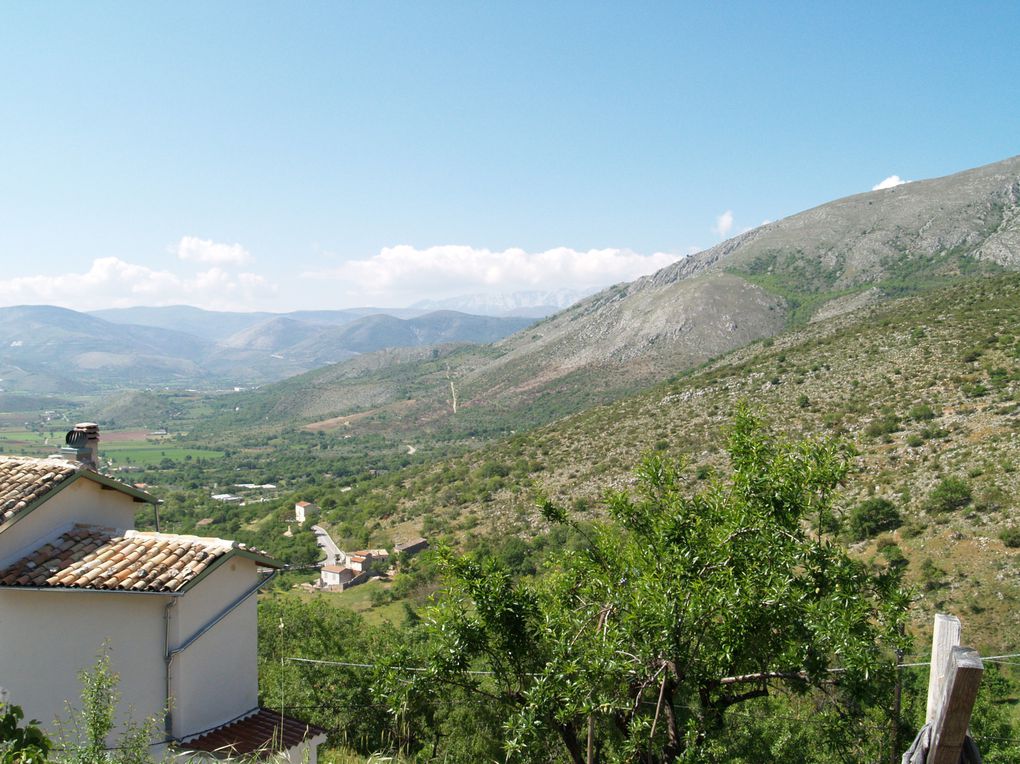 Qualche foto del paese e dei paesaggi
Quelque foto du village et des paysages