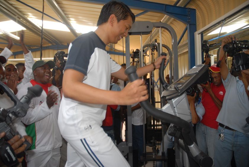 Inauguration du Kianja (Stade) Makis de Madagascar, à Andohatapenaka, par le Président Andry Rajoelina. 1ère partie. Photos: Harilala Randrianarison