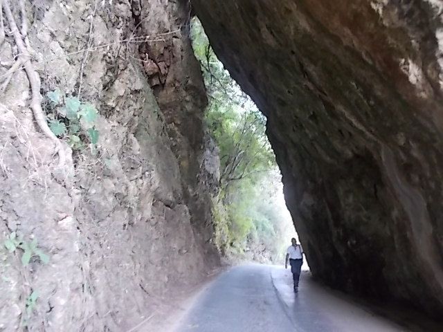 en allant ver s le rio Yumuri, baie Mata, les polymitas, visite exploitation artisanale de cacao