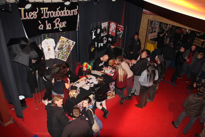 Dédicace de Gogol 1° le 28-02-14 à l'Arcade soirée organisé par "Les Troubadours à la Rue"