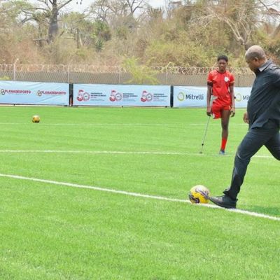 Jo?o Louren?o annonce l'ouverture de nouveaux stades de football à Uíge et Huambo