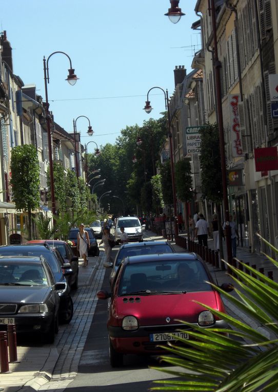 On voulait voir Vesoul... Nous avons vu Vesoul ! Sans regret.
Petite ville tout à fait charmante