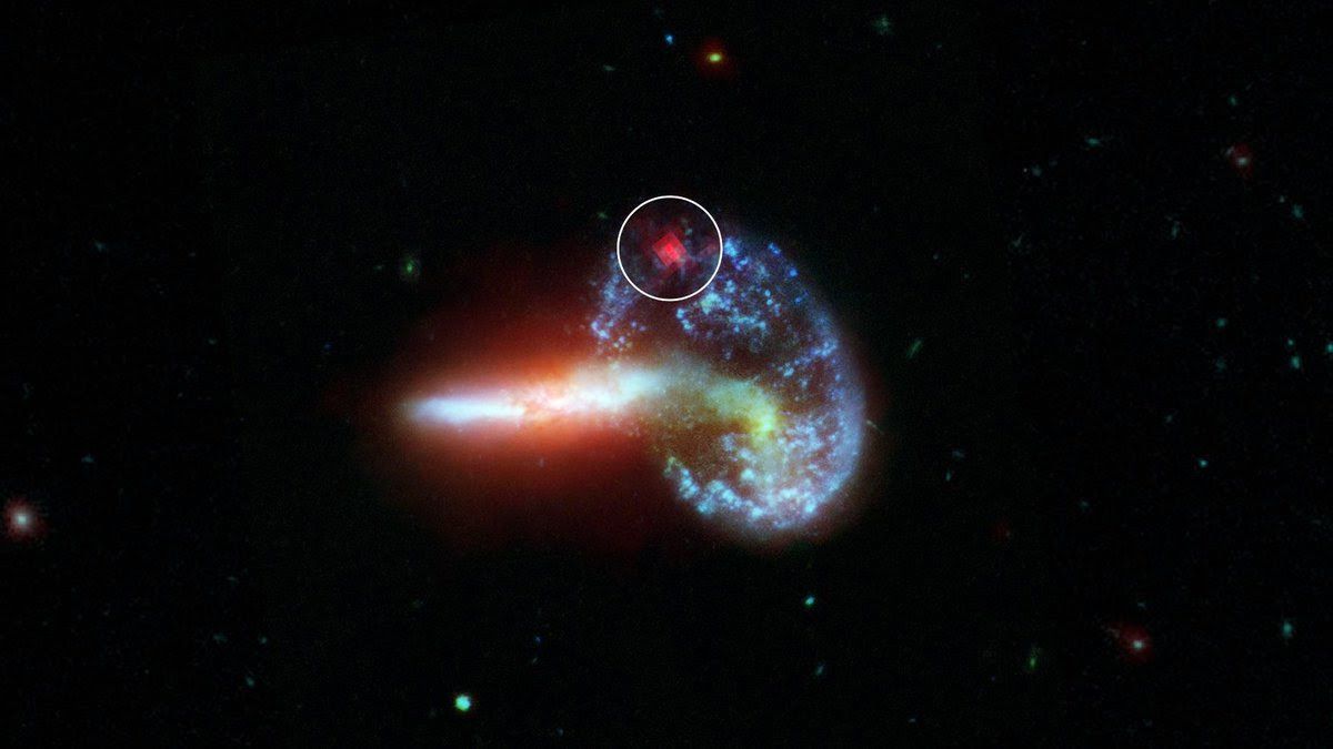 Une supernova vue par Spitzer et Hubble.