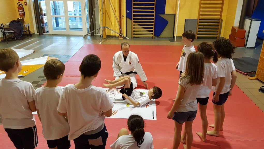 Apprendre à bien tomber pour  éviter les accidents à l’école.