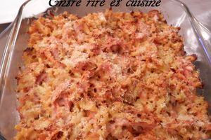 Gratin de coquillettes au chou, carottes et bacon