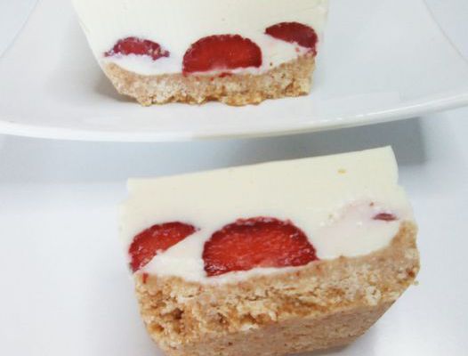 TERRINE AUX FRAISES ET CHOCOLAT BLANC