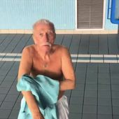 "Je vais enlever mon survêtement" : Jacques Vendroux se déshabille et se jette dans une piscine en direct sur CNews