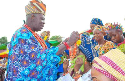 🔴 5e anniversaire du couronnement du Roi de Pobè: l'Association GBOBANIYI honorée pour les services rendus au Royaume