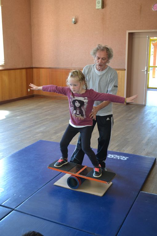 C'est le cirque à l'école de Cruzilles...