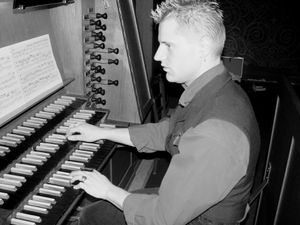 sylvain boudou, un brillant organiste français à la basilique de thonon et à l'église st paul à genève enseignant le piano et l'orgue