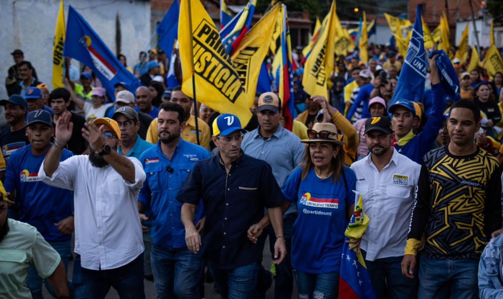 Capriles reitera compromiso con la unidad y el cambio en Venezuela durante recorrido en Naguanagua