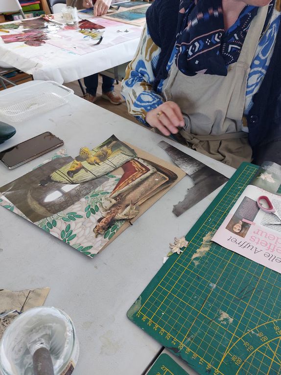 22/23 avril : Bonne ambiance à Royan, et beaux collages...Pascaline, Sylvain, Frédérique, Tiphéne, Rebecca, Catherine en plein travail !