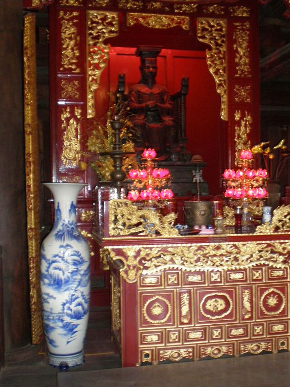 Bienvenue à Van Mieu-Quoc Tu Giam, première université fondée au Vietnam, temple de la littérature.