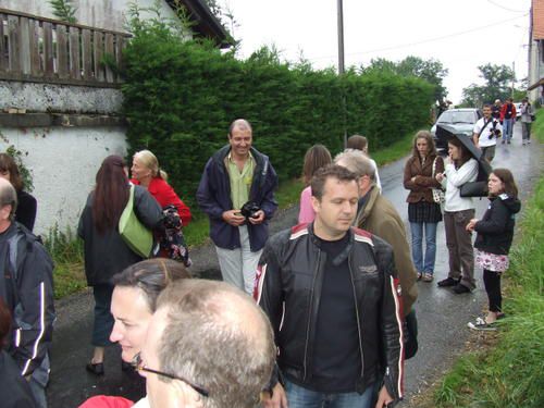 Messe en l'église de Présilly
Accueil des nouveaux participants
Visite commentée par Pierre Hotellier des lieux où vécurent les ancêtres Hotellier
Repas à l'Abbaye du Pomier