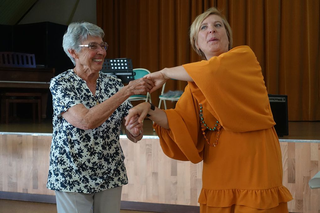 Le Chœur Véga d’Évreux  fête ses 30 ans dimanche 1er octobre 2023 en la salle des fêtes d’Aviron autour d’un apéritif et d’une paella suivis d’un après-midi festif