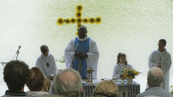 15 Août, MESSE de l'ASSOMPTION sur les Rives du Lac de CANCON (Diaporama)