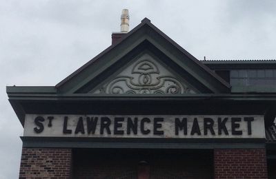 Toronto : St Lawrence Market, distillery district 