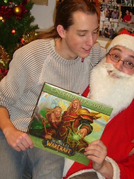 <p>Voici donc les photos du No&euml;l du GRAC version&nbsp;2007 qui a eu lieu le 17 d&eacute;cembre.</p>
<p>&nbsp;</p>
<p>Apr&egrave;s une Premi&egrave;re Partie de soir&eacute;e &agrave; l'association (avec remise des cadeaux et pr&eacute;sence du P&egrave;re No&euml;l), nous sommes partis &agrave; la Pizzeria pour &quot;se terminer&quot;.</p>
<p>&nbsp;</p>
<p>Bonne petite soir&eacute;e qui m&ecirc;me s'il n'a pas forc&eacute;ment fini bien tard a permis aux gens de se retrouver dans une am