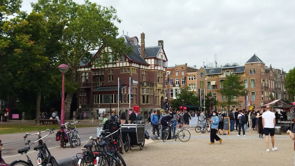 Amsterdam au musée Rijksmuseum et promenade dans la ville en remontant vers le nord jusqu'à la rue Anne Frank