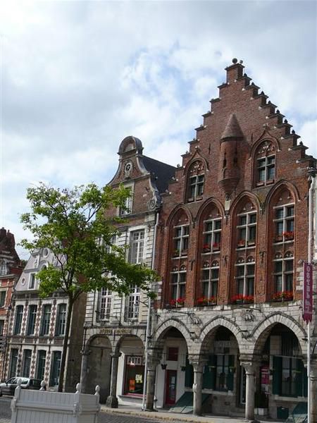 Le centre ville historique d'Arras - La ptit'place et la grand'place