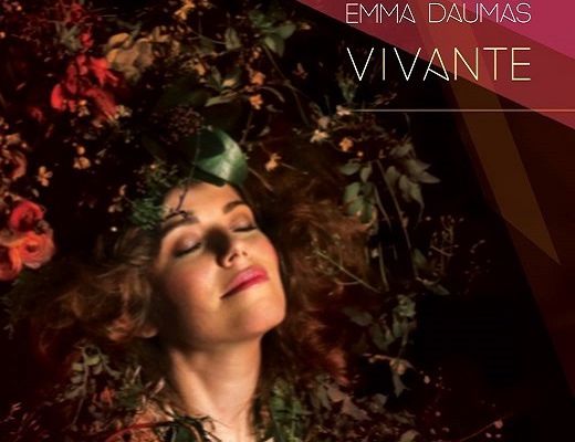 Emma Daumas est bien "Vivante" et nous le prouve! 