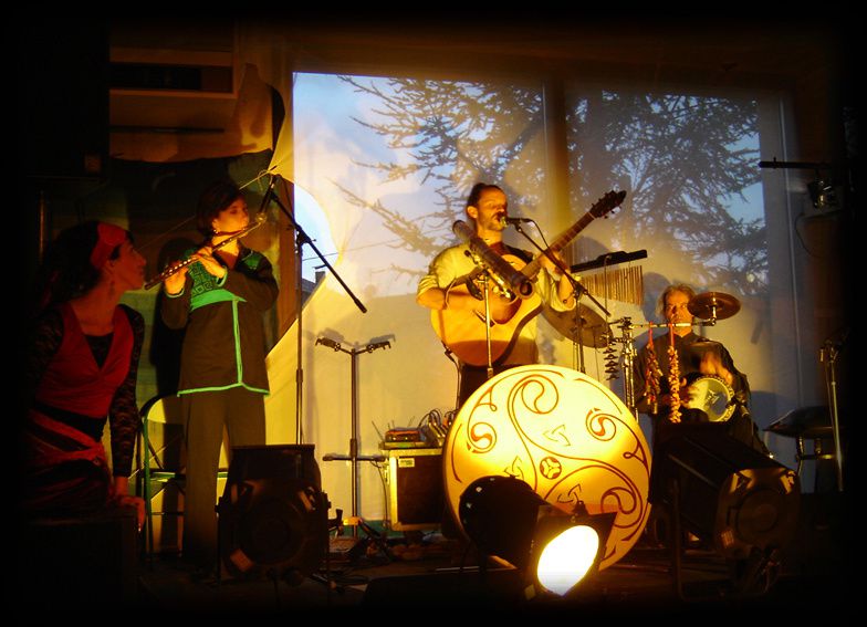 Photos du concert de SPONTAKI lors du festival WORLD ELECTRONIC de VAISO-LA-ROMAINE du 14 avril 2012.