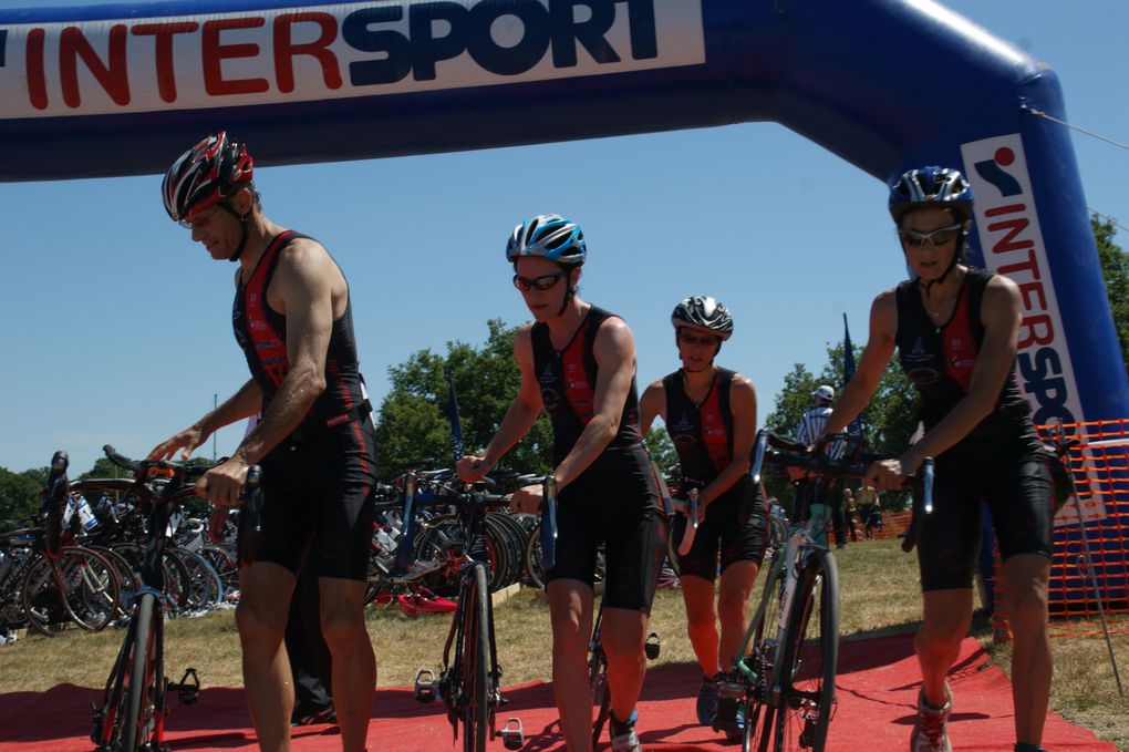 Si les triathlètes ont répondu présent, le soleil lui était au rendez-vous...