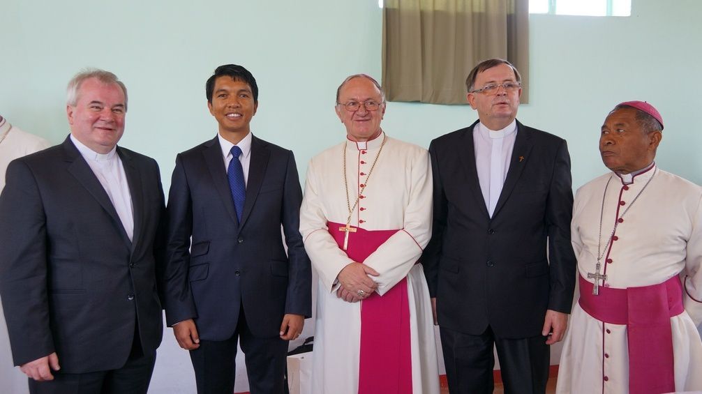 Messe d'ouverture des VIè Assises Nationales des Médecins Catholiques de Madagascar, en présence du Président Andry Rajoelina. 1ère partie. Photos: Harilala Randrianarison