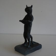 Sculpture argile : le chat maître d'hotel de Giacometti ... ou presque