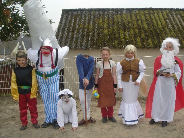 Jeudi 5 avril, les enfants se sont retrouvés à Baupte pour défiler dans les rues.