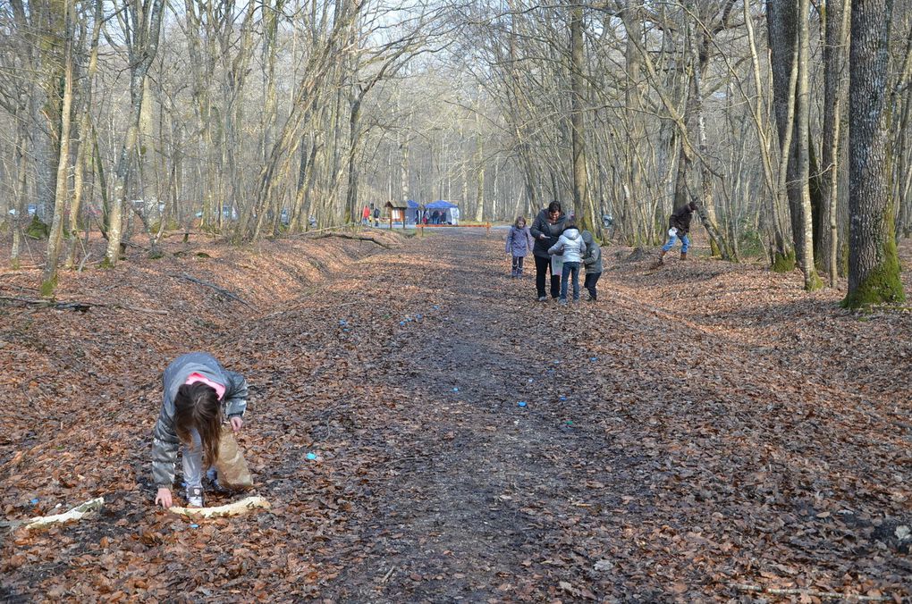 Dans les bois de Trainou à La Barrière Cassée.
Organisation Trainou Divertissements.
Photos et infos Jean LEDUC et Gratien FALCOZ. Réécriture et montage Jean-Marc KULACS