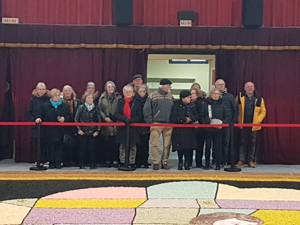 Espagne , sur la route des crèches: Tamarite de Litera, avec les associations las Alfombras del Corpus Christi et les femmes au foyer