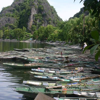 Une balade dans la baie terrestre à Ninh Binh et ici on rame avec les pieds