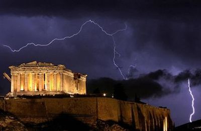 La tragi-comédie de la crise grecque