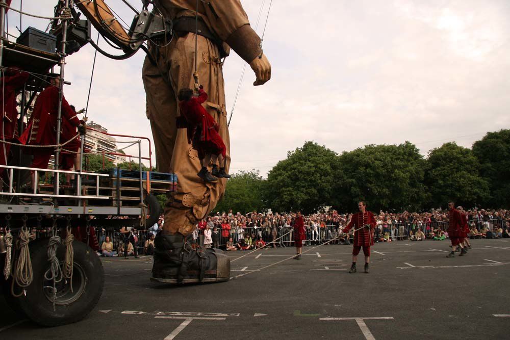 Album - Royal de Luxe Nantes 2009 Geante et Scaphandrier samedi 02