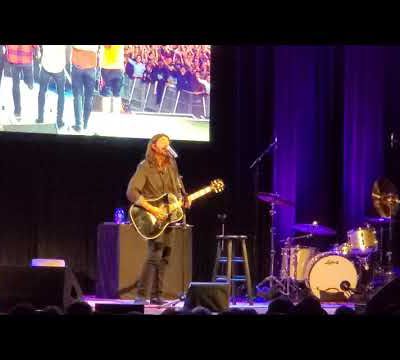 Dave Grohl "Everlong" 10-5-21 Town Hall, New York City