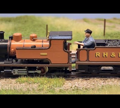 Maquette miniature de train a voie étroite de Jonas Sommer représentant la Romney, Hythe and Dymchurch Railway