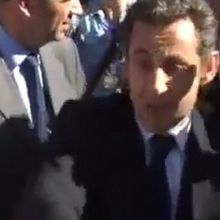 REGARDEZ. Nicolas Sarkozy insulté à la Réunion