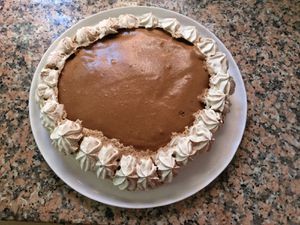 GÂTEAU SOUVENIR D’ENFANCE ( meringue, chocolat, marron )