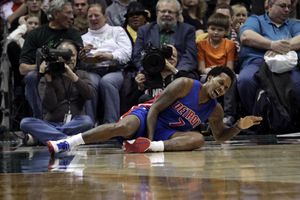 Vidéo: Brandon Jennings se déchire le tendon d'Achille