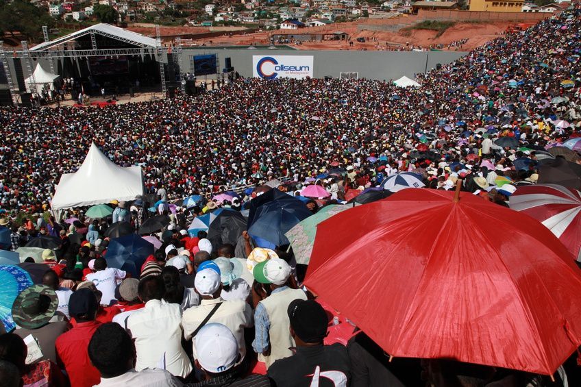 Dans le cadre du IIè anniversaire de la IVèRépublique, le couple présidentiel, Andry et Mialy Rajoelina, a inauguré le «Coliseum de Madagascar» sis à Antsonjombe. 4è partie. Photos: Harilala Randrianarison