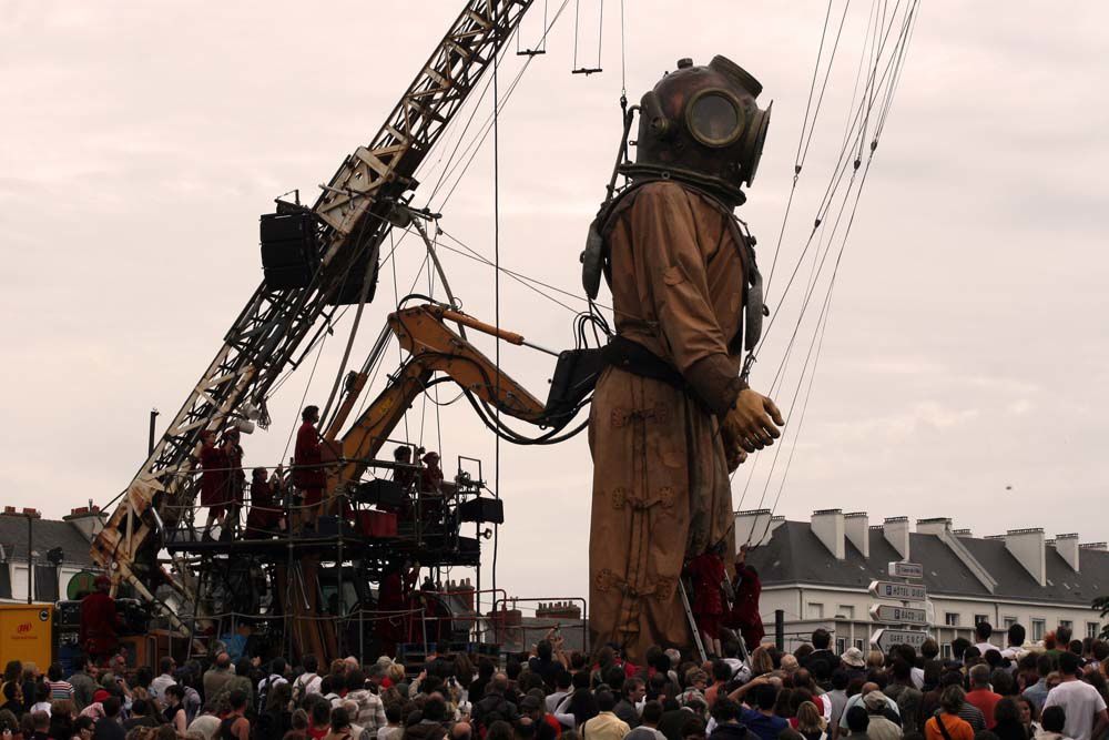 Les photos de la petite géante et du scaphandrier - Royal de Luxe Nantes 2009