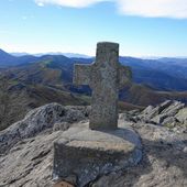 Pic du Mondarrain depuis le col de Légarré ( Pyrénées-Atlantiques ) AA Rando - ONVQF.over-blog.com