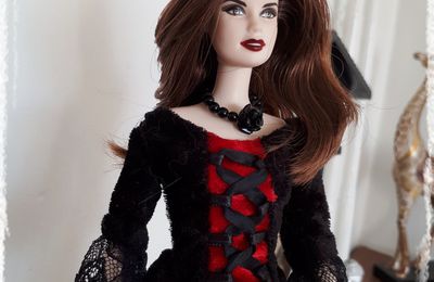 Défi "cape" : tenue gothique/romantique pour Barbie twilight "Esmée"