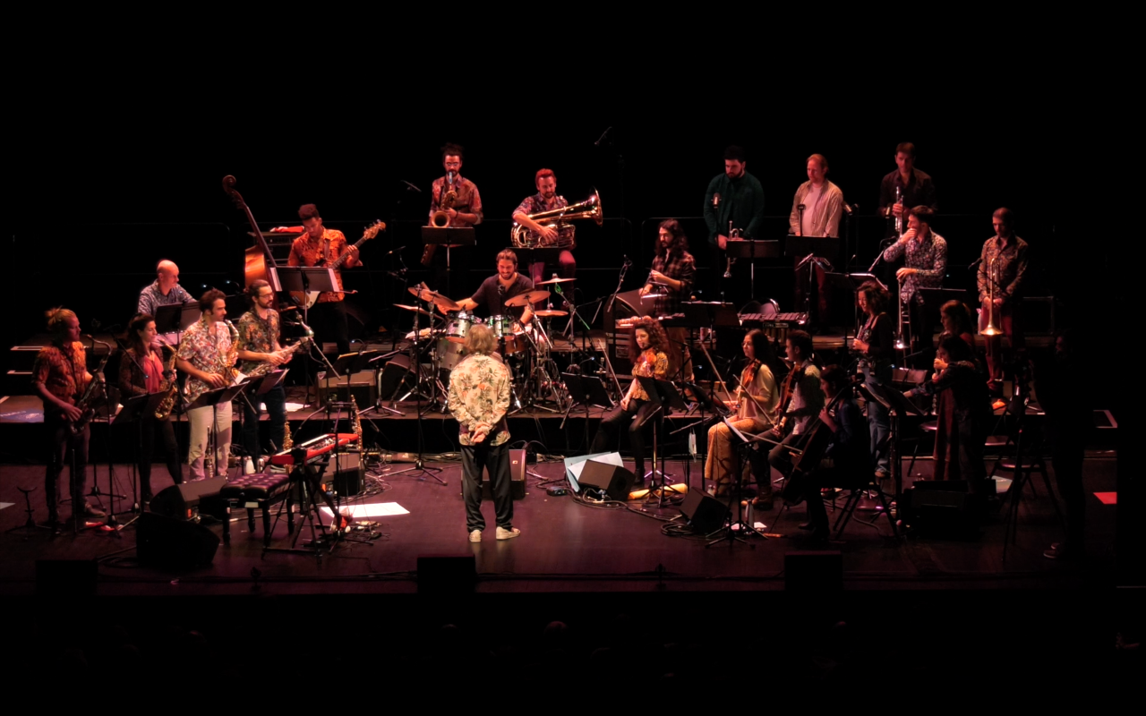 Itiberê Zwarg & Orquestra Familia França sortent grandiose Live Paris