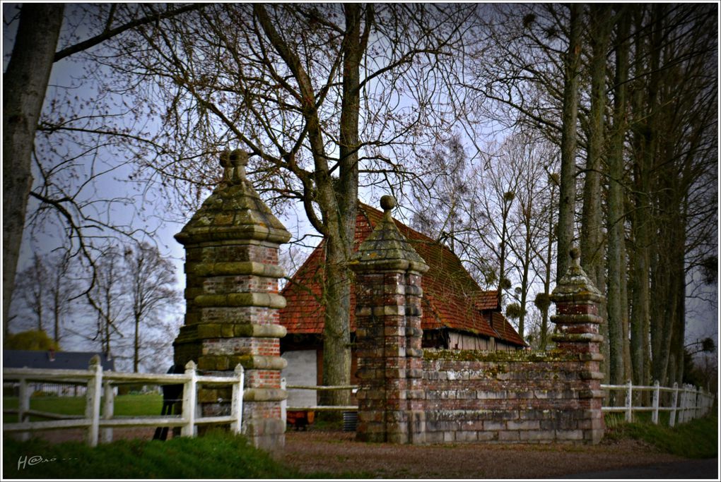 Petit Village du Pays de Caux ... Bourville en Seine-Maritime à Donné son nom de scène à l'un des plus grands comiques Français ...