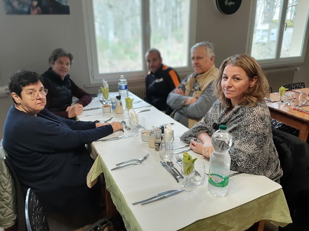 Déjeuner au restaurant " entre Ciel & Terre " dans l'enceinte de l'aérodrome de BAILLEAU-ARMENONVILLE _Correction du QUIZ Photos 